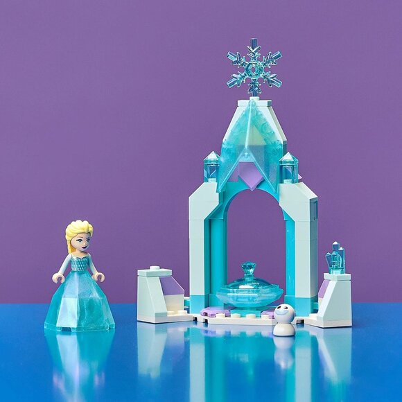 Lego Disney Frozen Elsa's Castle Courtyard 43199 Brand New - Picture 6 of 13